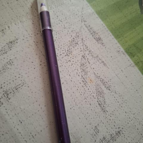 troc de  Crayon maquillage violet, sur mytroc