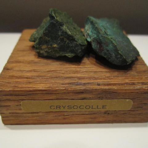 troc de  Pierre de collection crysocolle (minéraux) socle 5 x 5 cm, sur mytroc
