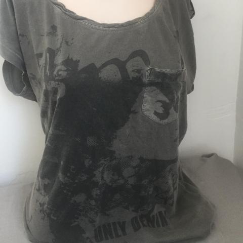 troc de  Tee shirt gris ONLY, sur mytroc