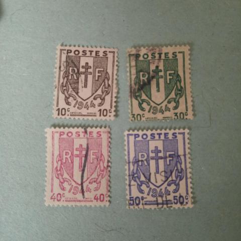 troc de  Réservé Lot timbres armoiries RTF, sur mytroc