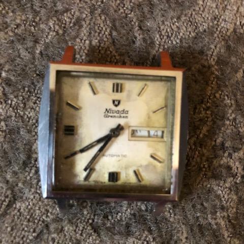 troc de  Montre Nivada ancienne (mécanisme ne répond plus), sur mytroc
