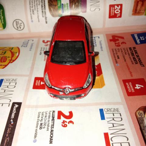 troc de  Renault Mégane burago échelle 1/43, sur mytroc
