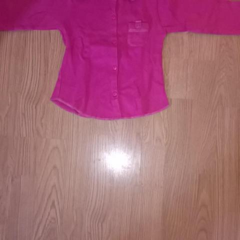 troc de  petite chemise rose taille 5 ans, sur mytroc