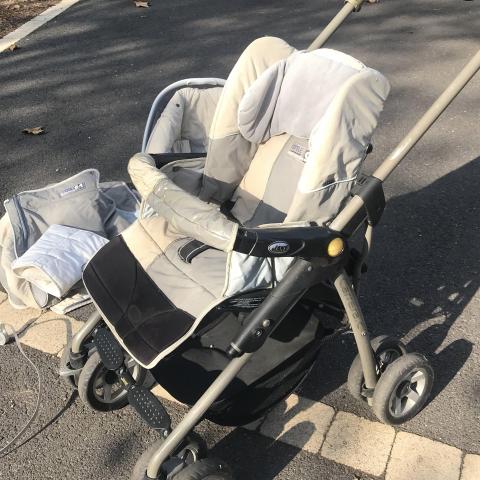 troc de  Poussette Jané, cosy, et tout son matériel, sur mytroc