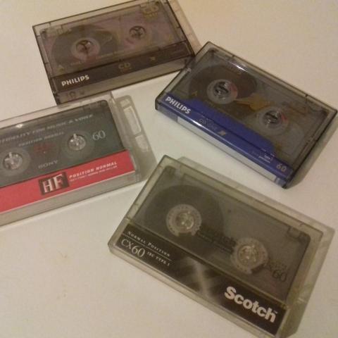 troc de  J'échange 1 lot de 4 cassettes audio "vierges", sur mytroc