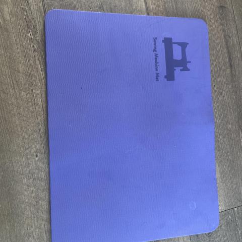 troc de  Tapis machine à coudre, sur mytroc