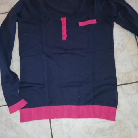 troc de  pull bleu fantaisie rose 42/44 tissaia  correct, sur mytroc