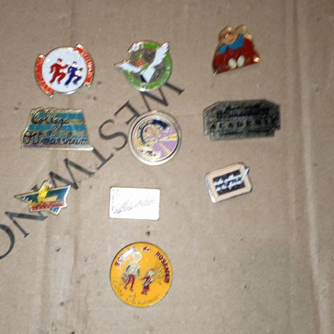 troc de  lot pin's ecole, sur mytroc