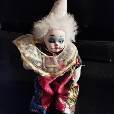 troc de  Clown en porcelaine, sur mytroc