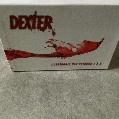 troc de  Serie DEXTER  coffret 5 premières saisons, sur mytroc