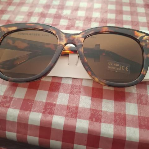 troc de  Lunette de soleil, sur mytroc