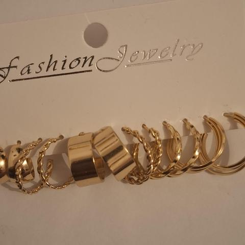 troc de  Lot boucles d'oreilles, sur mytroc