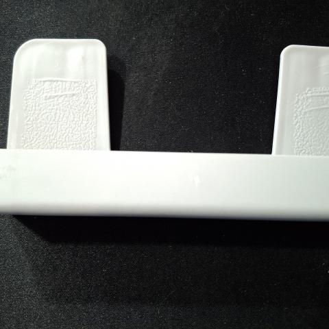 troc de  Crochets plastique  pour intérieur placard, sur mytroc