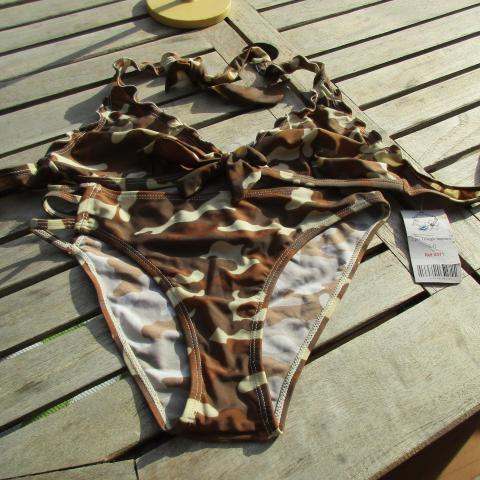 troc de  réservé,maillot de bain 2 piéces T38 avec étiquette, sur mytroc