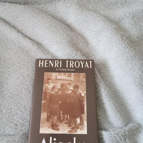 troc de  livre  henri troyat de l'academie française   A LIOCHA  port comp, sur mytroc