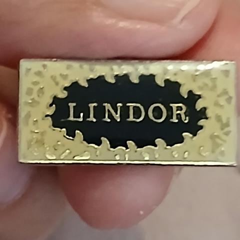troc de  Un Pins ' LINDOR ', sur mytroc