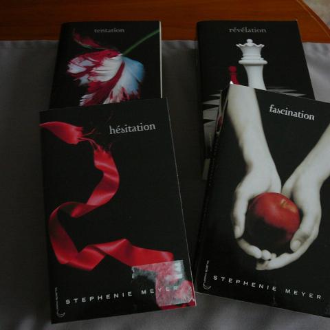 troc de  4 volumes de Twilight, sur mytroc