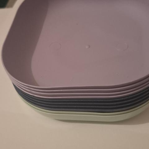 troc de  Reserve Lot 10 assiettes pique nique, sur mytroc