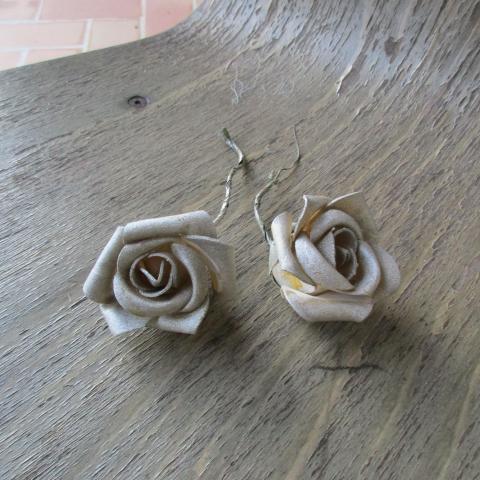 troc de  2 fausses fleurs, sur mytroc