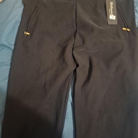 troc de  Pantalon taille 48 neuf, sur mytroc
