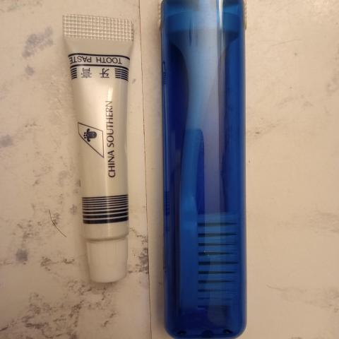 troc de  Brosse à dent dentifrice de voyage, sur mytroc