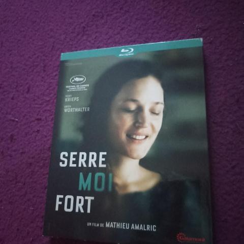 troc de  Blu-ray - Serre-moi fort, sur mytroc