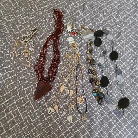 troc de  Reserver Maria ' Lots De Bijoux ', sur mytroc