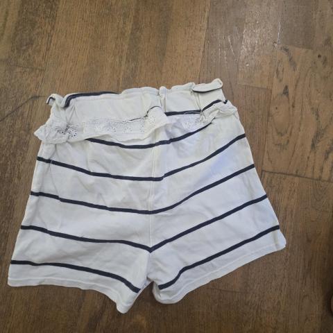 troc de  Short fait main 8 ans, sur mytroc