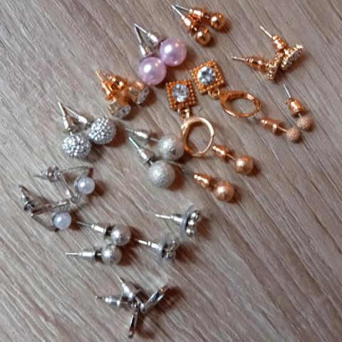 troc de  Reserver. Lot De Boucles D Oreilles, sur mytroc