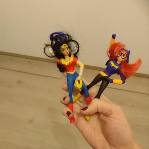 troc de  Deux petites poupées super heros, sur mytroc