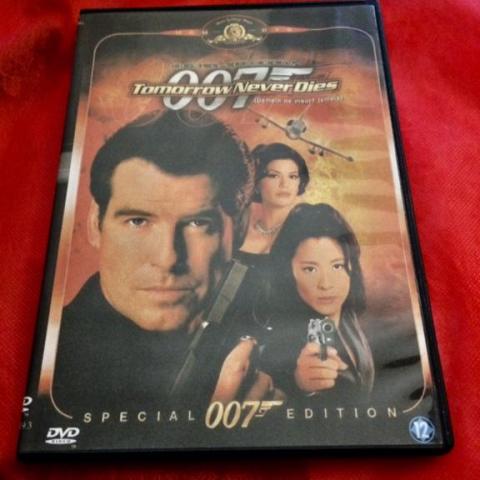 troc de  DVD film 007 Tomorrow Never Dies - Pierce Brosnan, sur mytroc