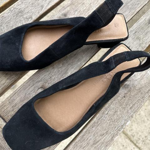 troc de  Don chaussures contre meuble, sur mytroc