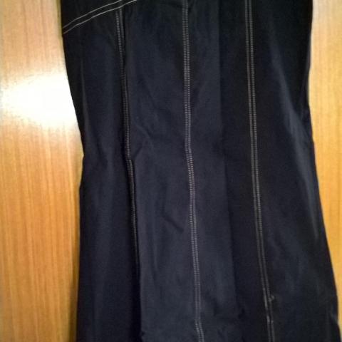 troc de  jupe longue noir taille 14 ans, sur mytroc