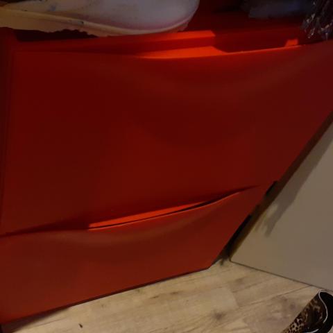 troc de  Range chaussures rouge - Ikea, sur mytroc