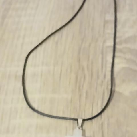 troc de  Collier Femme " Croix ", sur mytroc