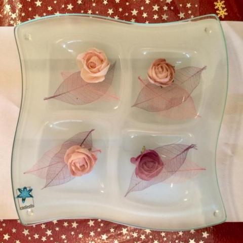troc de  Dessous de plat en verre floral - motif roses ( à échanger contre articles de ma liste de recherche ), sur mytroc