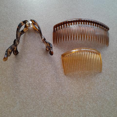 troc de  Barrette et peigne neuf, sur mytroc
