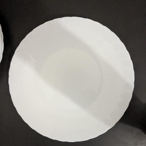 troc de  10 assiettes cassables + couverts à donner, sur mytroc