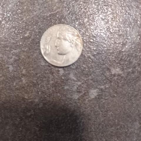 troc de  Attribué Numismatie -  Pièce 20 Lires italienne2, sur mytroc
