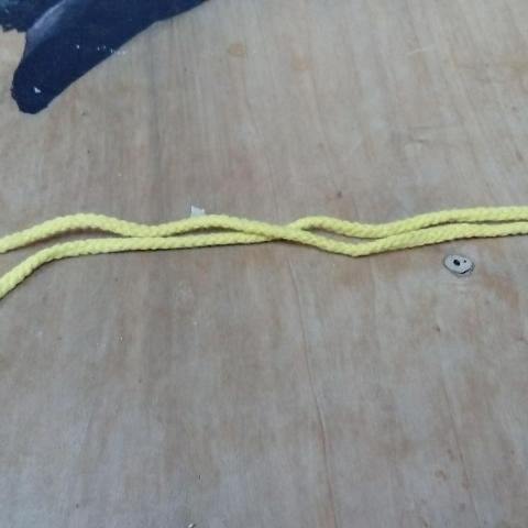 troc de  Paire de ficelles jaunes en coton, sur mytroc