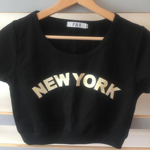 troc de  Crop T shirt/ court taille L, sur mytroc