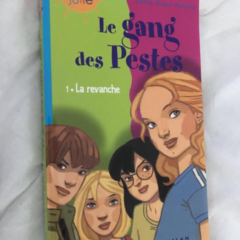 troc de  Le Gang Des Pestes Tome 1 : La Revanche de Julie-Anne Peters, sur mytroc