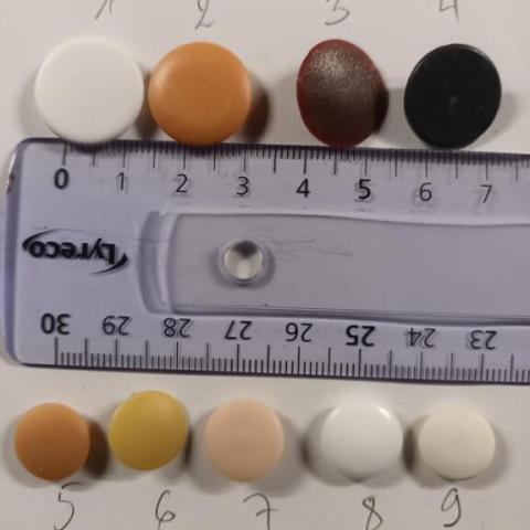 troc de  Gina.35 Bouchons vis, sur mytroc