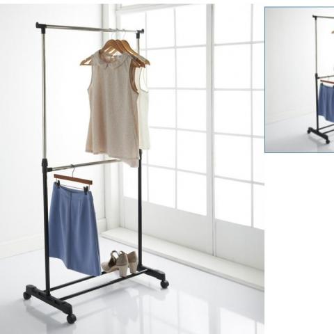 troc de  Portant à vêtements 2 niveaux sur roulettes – excellent état, sur mytroc