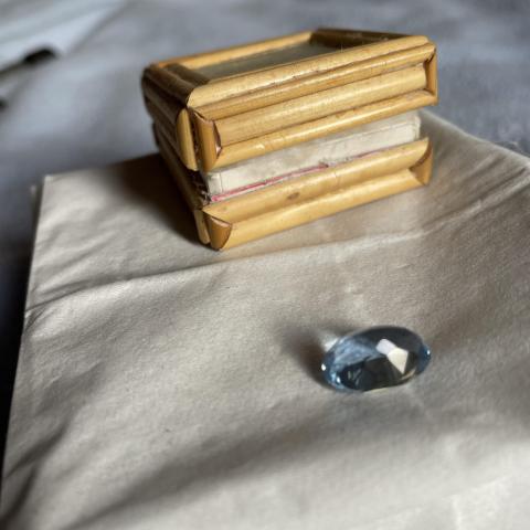 troc de  Pierre à sertir / Réservé, sur mytroc