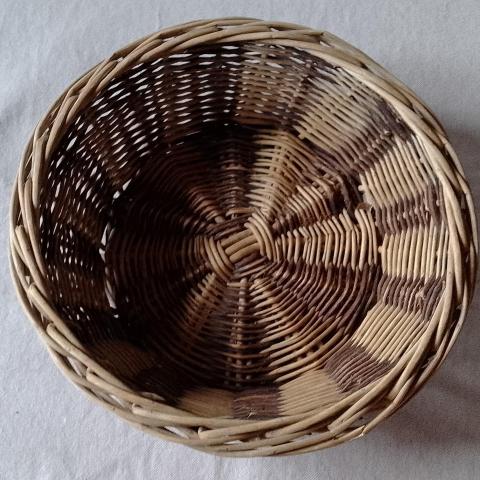 troc de  panier en osier, très bon état, sur mytroc