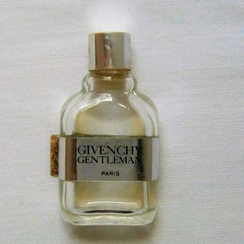 troc de  Miniature vide Givenchy, sur mytroc