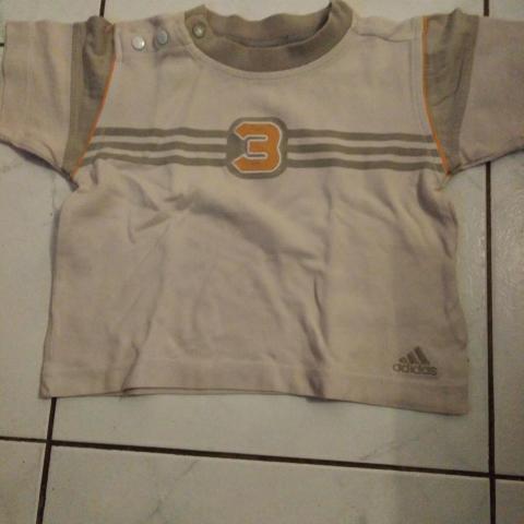 troc de  T shirt Adidas 0/12 mois, sur mytroc