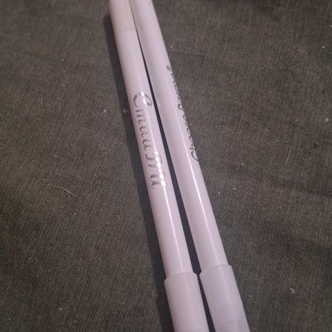 troc de  2 crayon maquillage blanc, sur mytroc