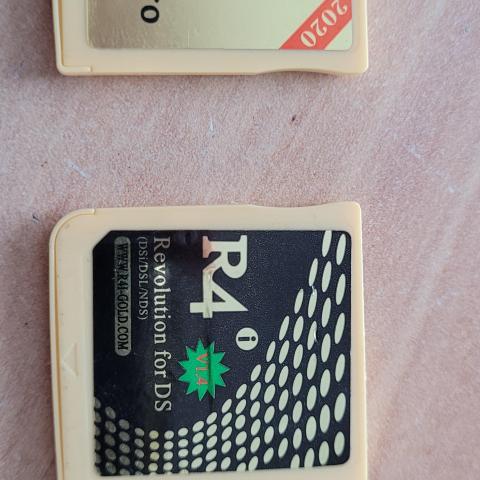 troc de  2 cartes R4 pour DS sans sd, sur mytroc